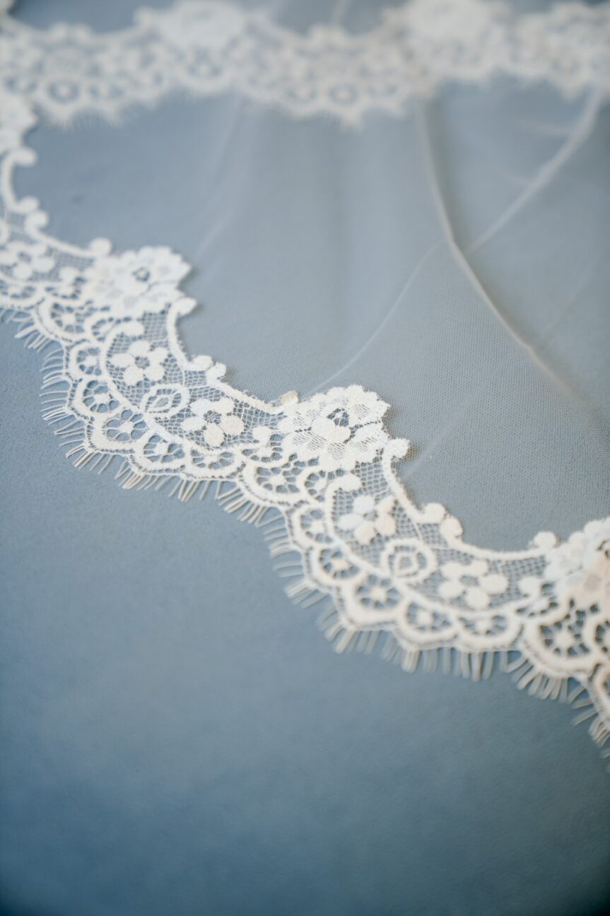 Lola Fingertip Veil